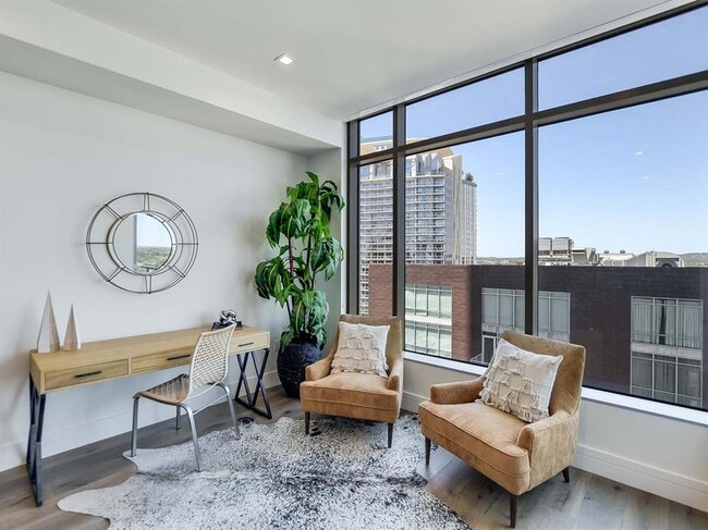 Building Photo - 501 West Ave