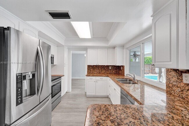 Building Photo - 5031 SW 88th Terrace