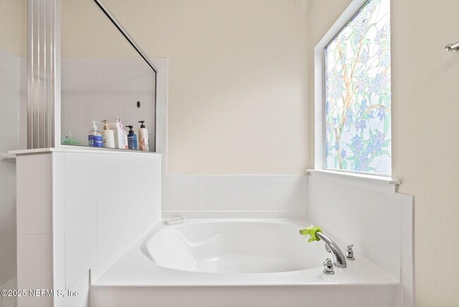 Building Photo - 300 Auburn Oaks Rd E