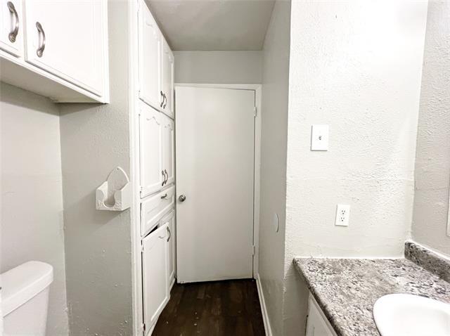 Building Photo - 5301 Mansel Ln