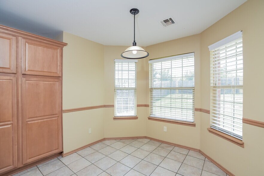 Building Photo - 4009 Notting Hill Dr