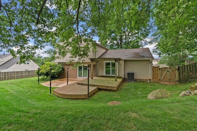 Building Photo - 4 Bed 3 Bath - Silver Spring Single Family...