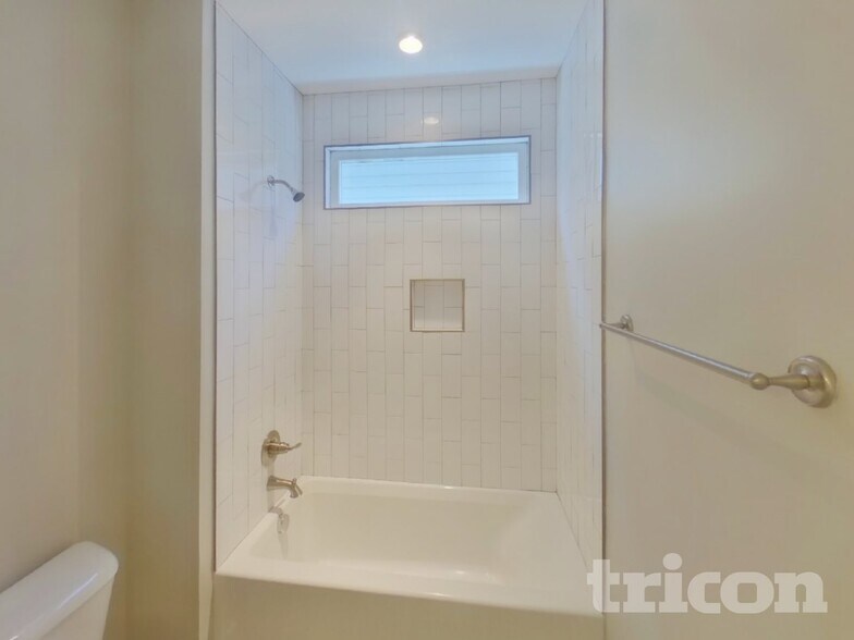 Building Photo - 228 Rockcastle Dr