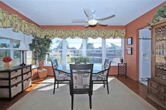 Building Photo - 221 Cedarwood Cir