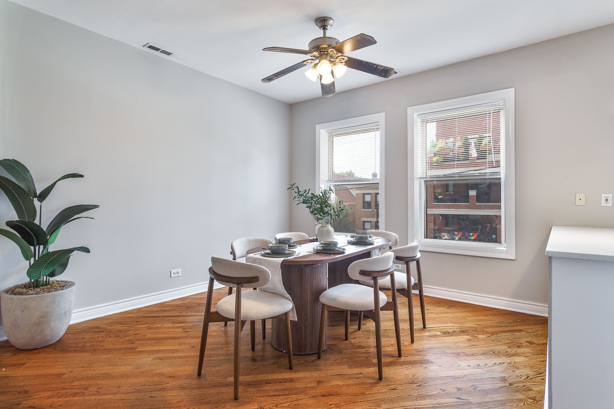 Building Photo - 3047 N Clybourn Ave