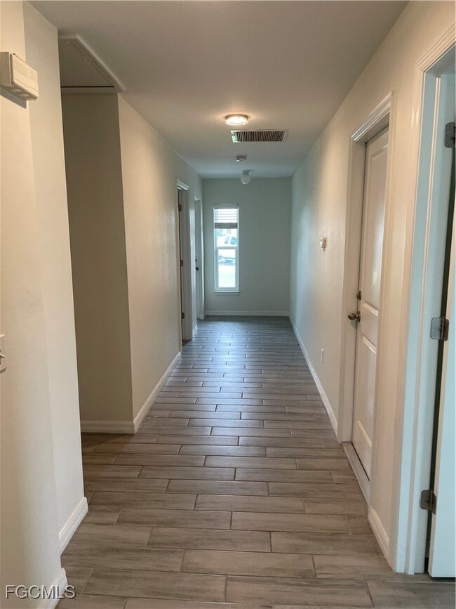 Building Photo - 1114 Circle Dr