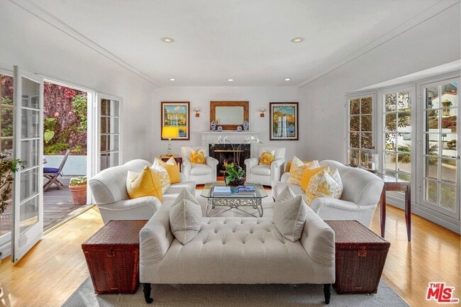 Building Photo - 10614 Le Conte Ave