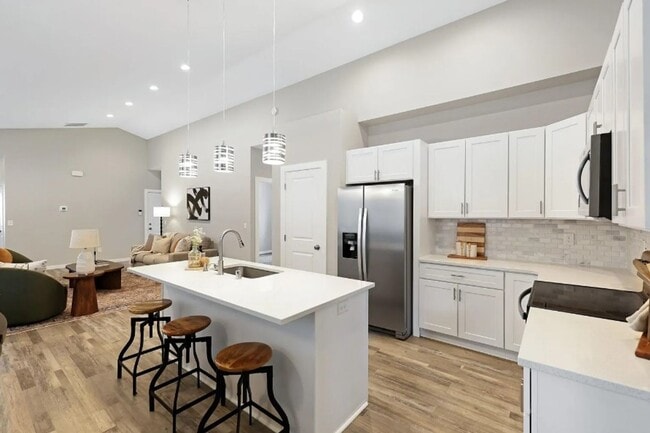 Building Photo - Modern Updates Meet Classic Charm in This ...