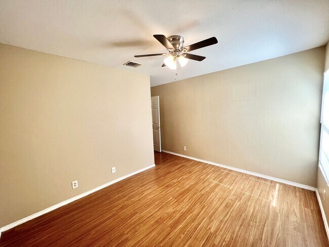 Building Photo - 508 Pitts St