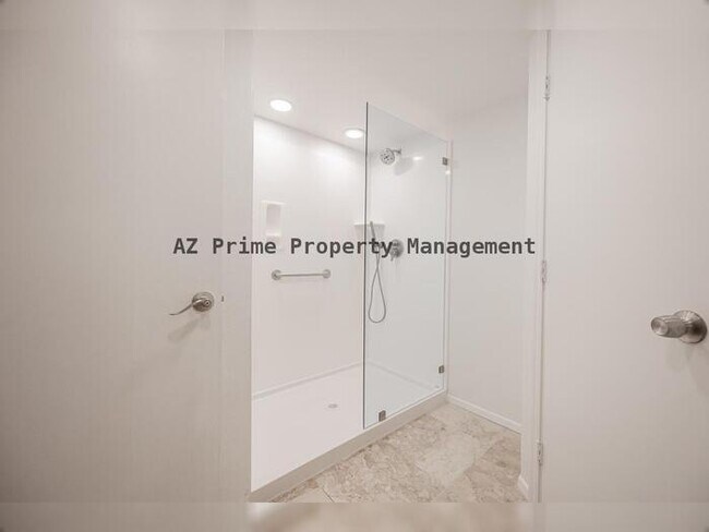 Building Photo - 7950 E Starlight Way