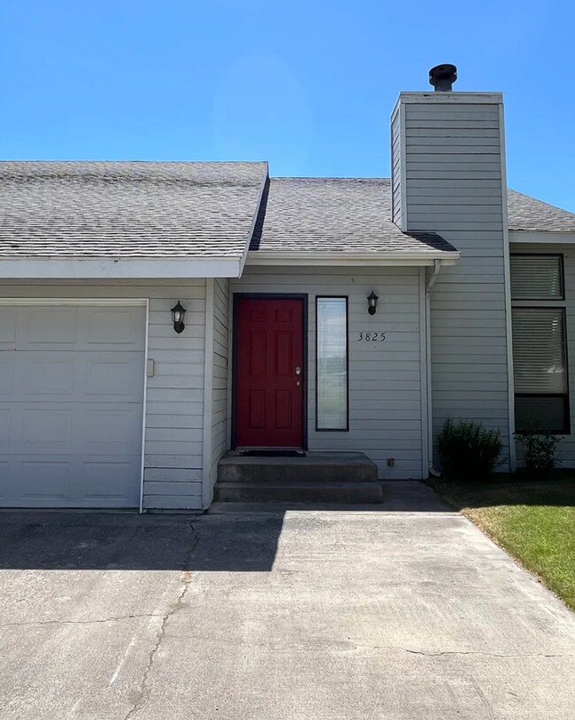 Building Photo - 3825 Sage Rd