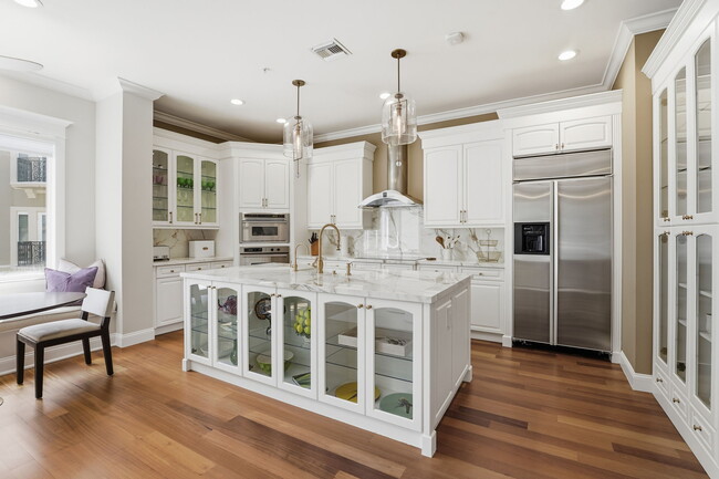 Building Photo - 921 Osceola Dr