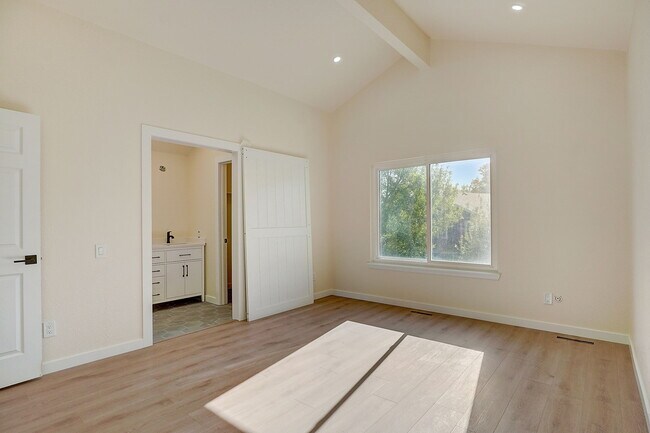 Master bedroom - 8194 S Trenton Way
