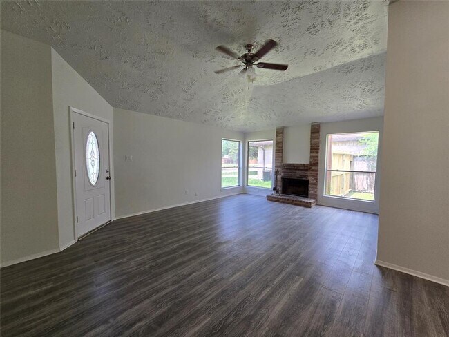 Building Photo - 7011 Foxmont Ln