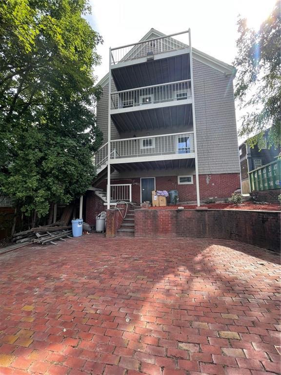 Building Photo - 176 Congdon St