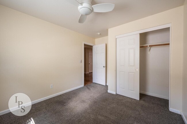 Building Photo - 591 S Bundy Dr