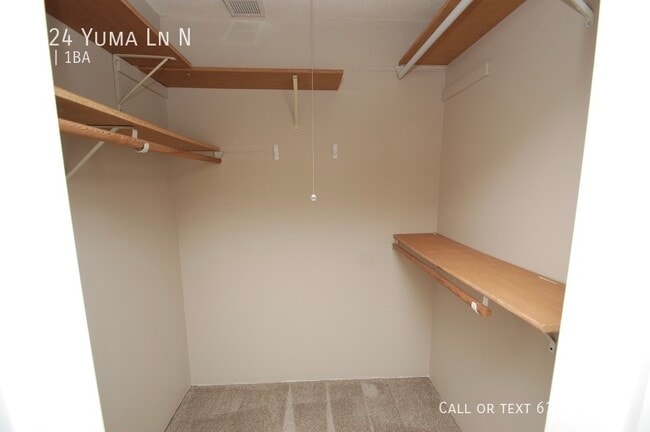 Building Photo - 1824 Yuma Ln N
