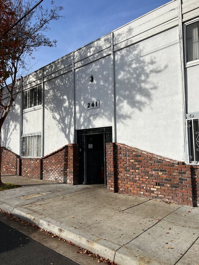 Building Photo - 241 South St