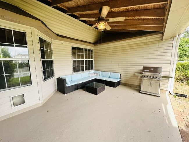 Building Photo - 3249 Fayette Dr