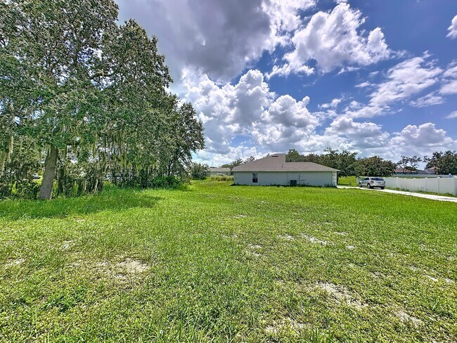 Building Photo - 424 Danube Dr