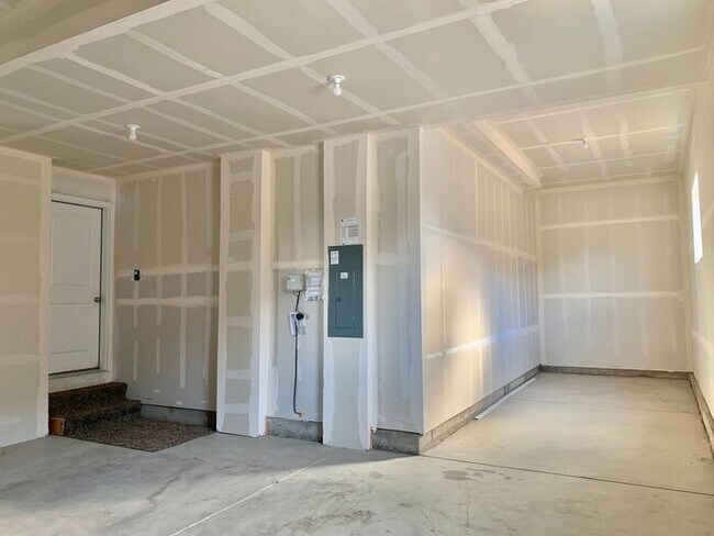 Building Photo - Beautiful 4 Bed/3 Bath West Greeley Home –...