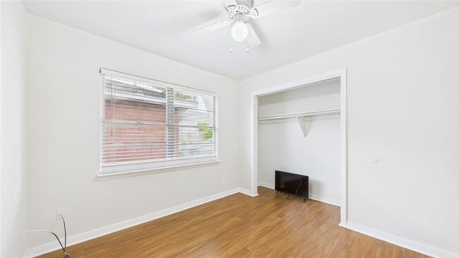 Building Photo - 2318 Reinerman St