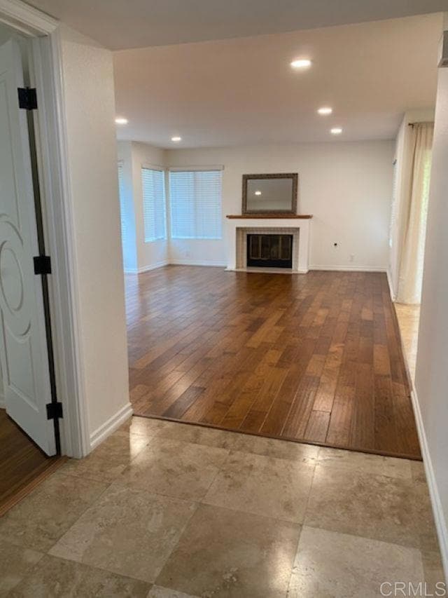 Building Photo - 546 Via De La Valle