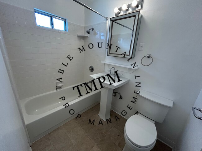 Building Photo - 1295 Floral Ave