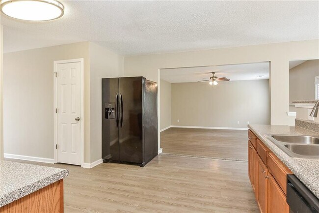 Building Photo - 215 Capeton Ct