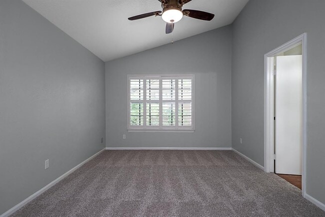 Building Photo - 19 Village Knoll Pl