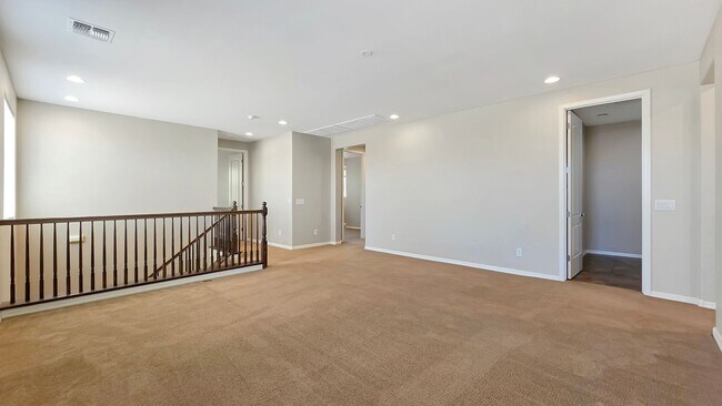 Building Photo - Upgraded kitchen and lots of sq ft in Verrado!