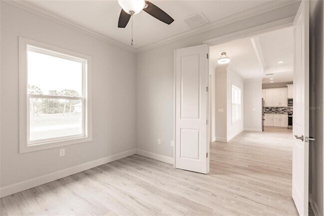 Building Photo - 236 Long Meadow Ln S