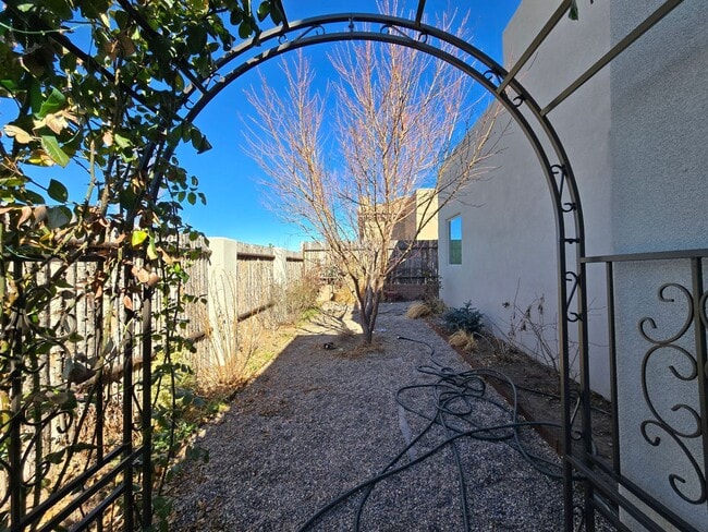 Building Photo - 12 Pinon Doblado