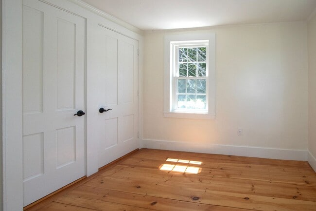 Building Photo - Amazing, Rarely Available Farmhouse with Carriage House and Garage