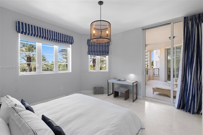 Building Photo - 7133 Fisher Island Dr