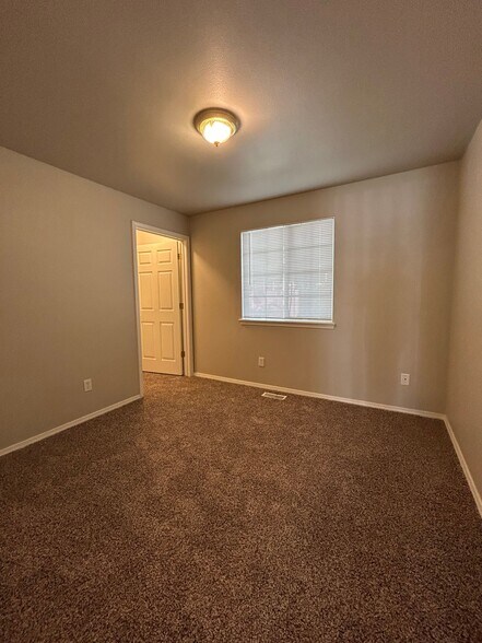Building Photo - 7458 W Tottenham Ln