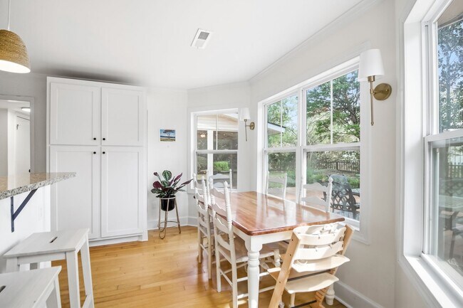 Building Photo - 3Bed/2.5Bath Family Home in Snee Farms