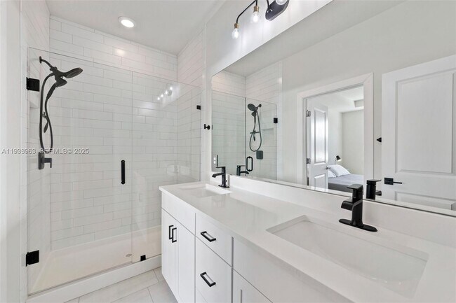 Building Photo - 5180 Eucalyptus Dr