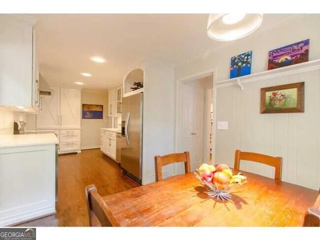 Building Photo - 1916 Greystone Rd NW