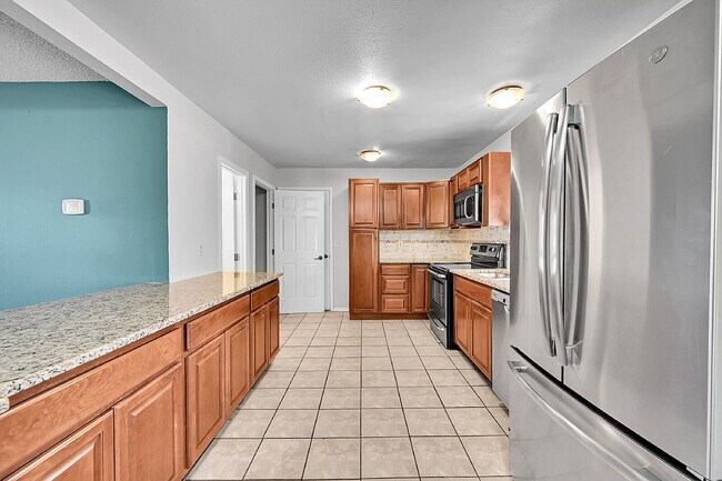 Building Photo - $2,200.95, $300 off the first month's rent, 4 Beds - 2 Bath, Single Family Home in Colorado Sprin...