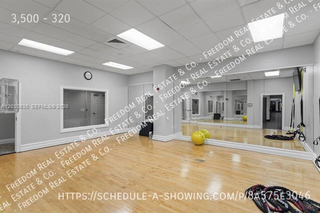 Building Photo - 3,500-320