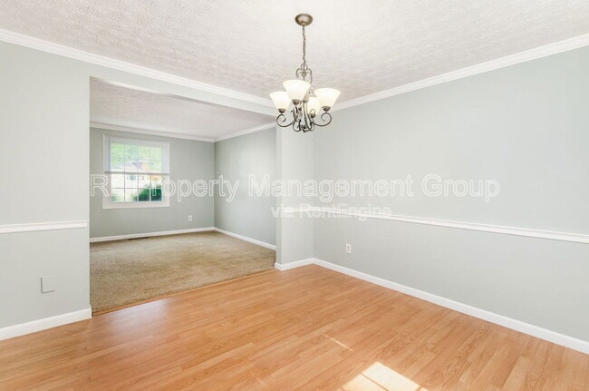 Building Photo - 66 Haddam Pl E