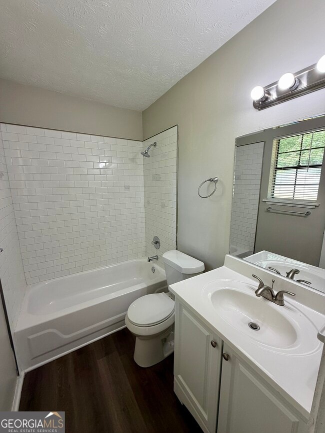 Building Photo - 5663 St Thomas Dr