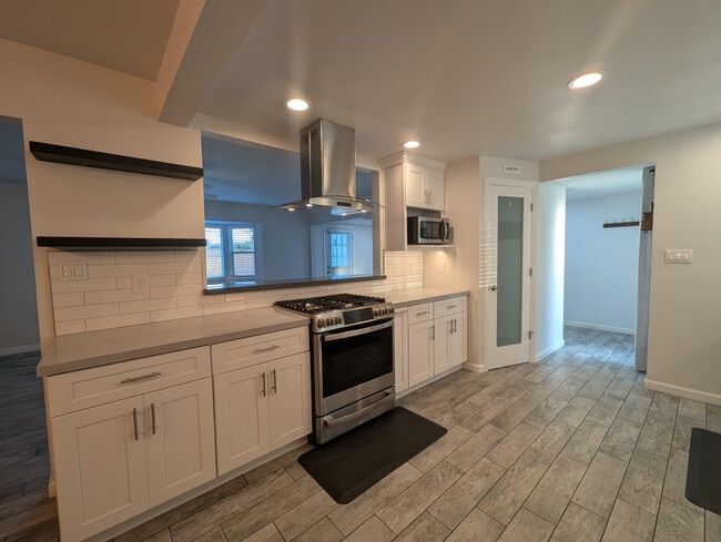 Building Photo - 3334 Fair Oaks Dr