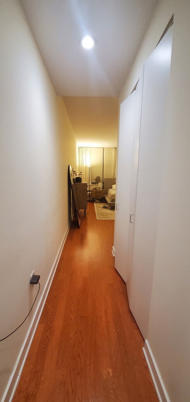 Building Photo - 317 Hudson Park