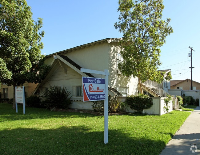 Roberts Place Apartments 954 S Roberts St Anaheim CA 92802