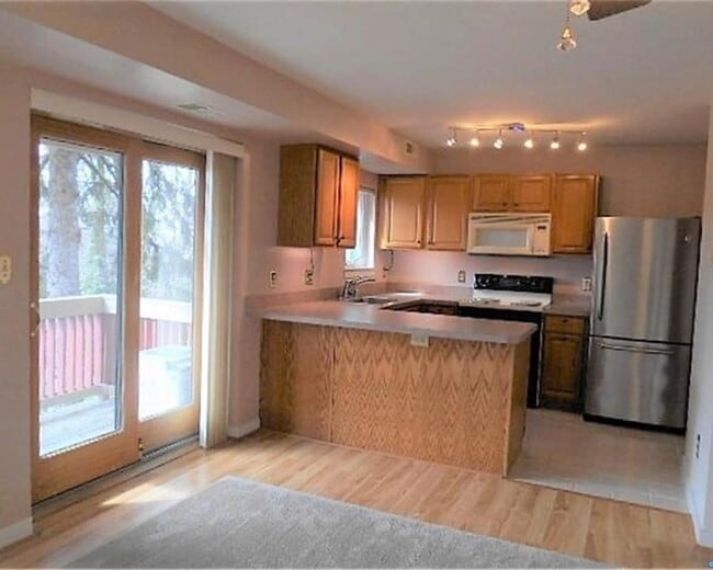 Building Photo - 3904 Eastview Ln