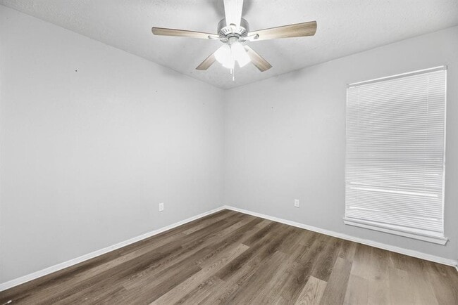 Building Photo - 21006 Bridgeview Cir