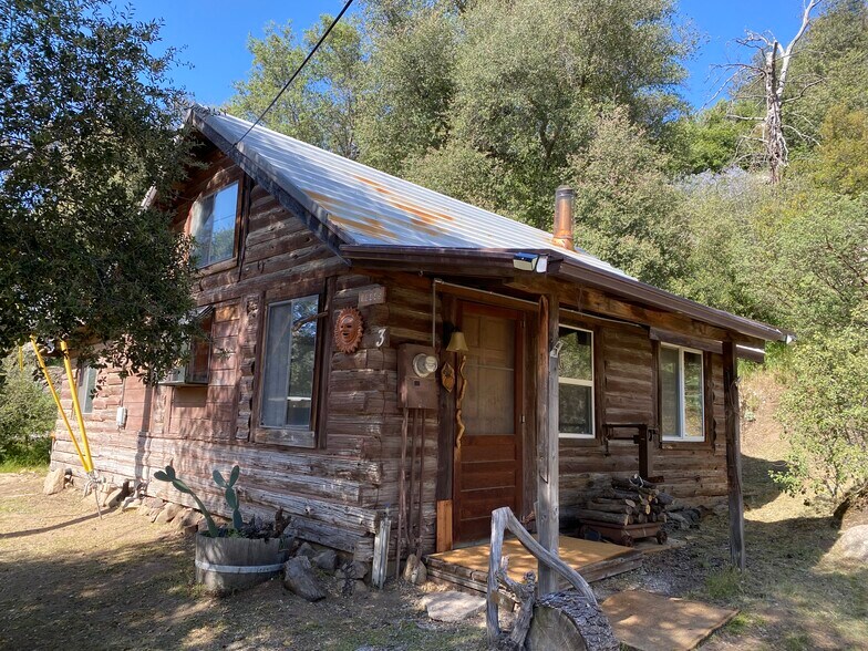 Primary Photo - 10445 Tanglewood Ln