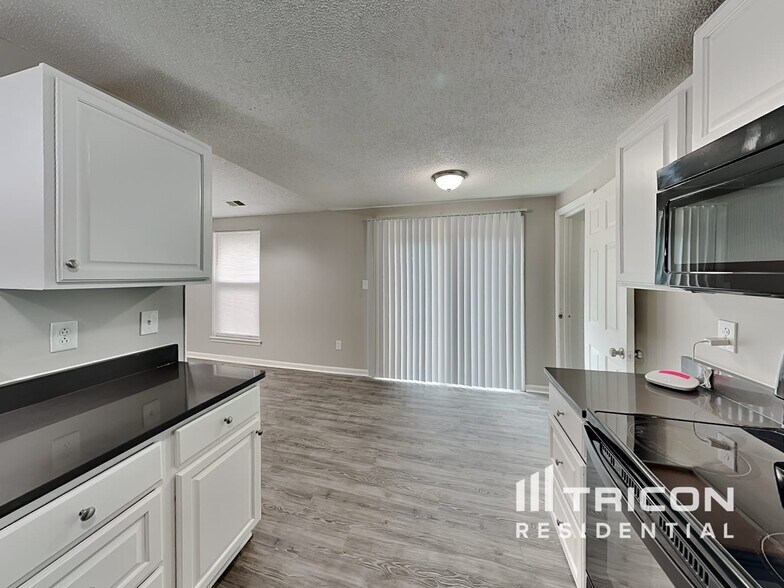 Building Photo - 4815 Harri Ann Dr